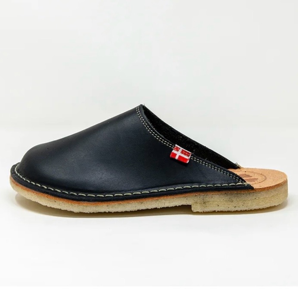 Stylish Black Leather Women's Mules - Picture 4 of 4